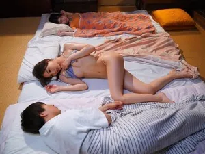 Anh cấp trên lên kế hoạch nện em cấp dưới chảnh chọe lười biếng, chỉ lo nhắn tin với bạn trai