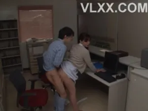 Bí mật của cậu học sinh trẻ khoẻ với người phụ nữ đi làm thêm
