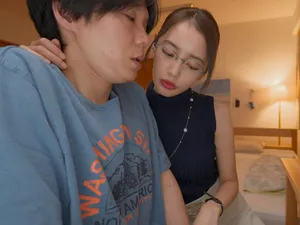 3 ảnh trên là em gái của cô giáo . nhìn đủ nứng chưa anh em !